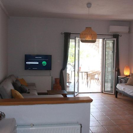 Sea And Mountain View Vila Calamata Exterior foto
