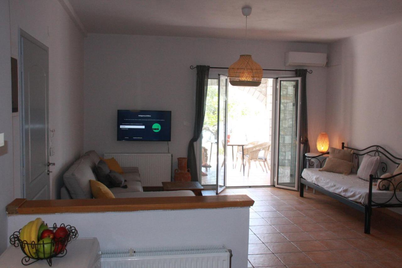 Sea And Mountain View Vila Calamata Exterior foto