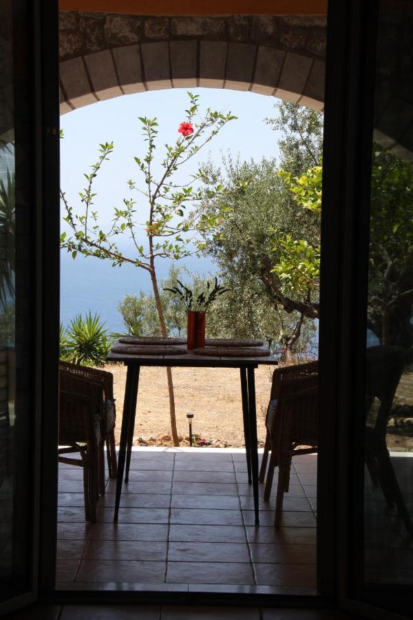 Sea And Mountain View Vila Calamata Exterior foto