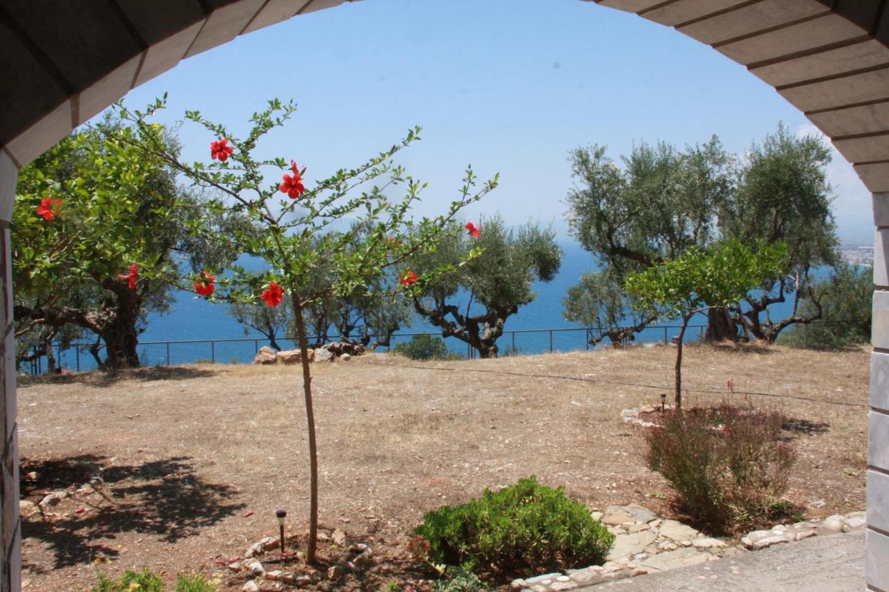 Sea And Mountain View Vila Calamata Exterior foto