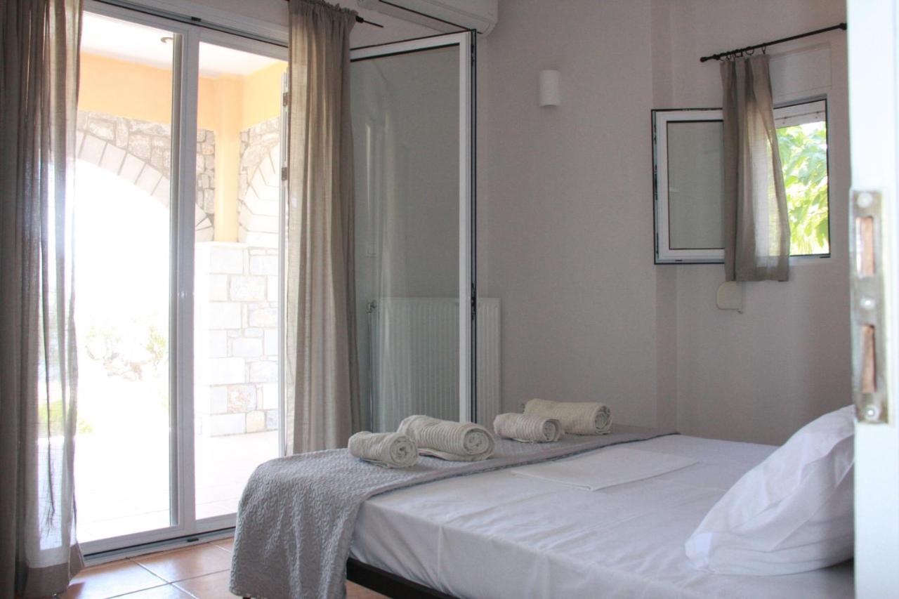 Sea And Mountain View Vila Calamata Exterior foto