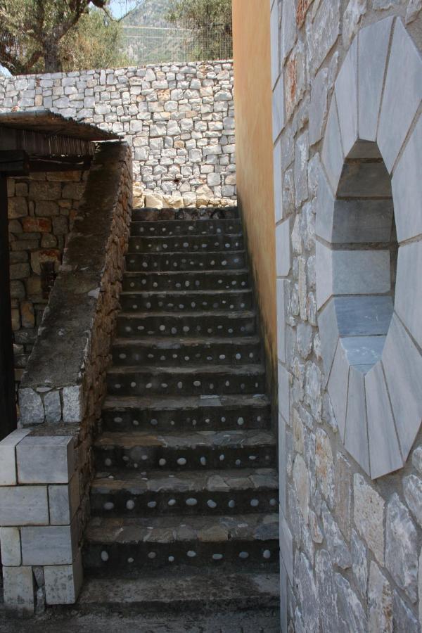 Sea And Mountain View Vila Calamata Exterior foto