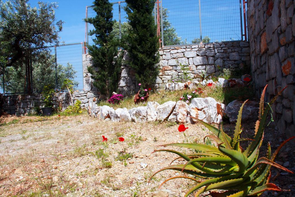 Sea And Mountain View Vila Calamata Exterior foto