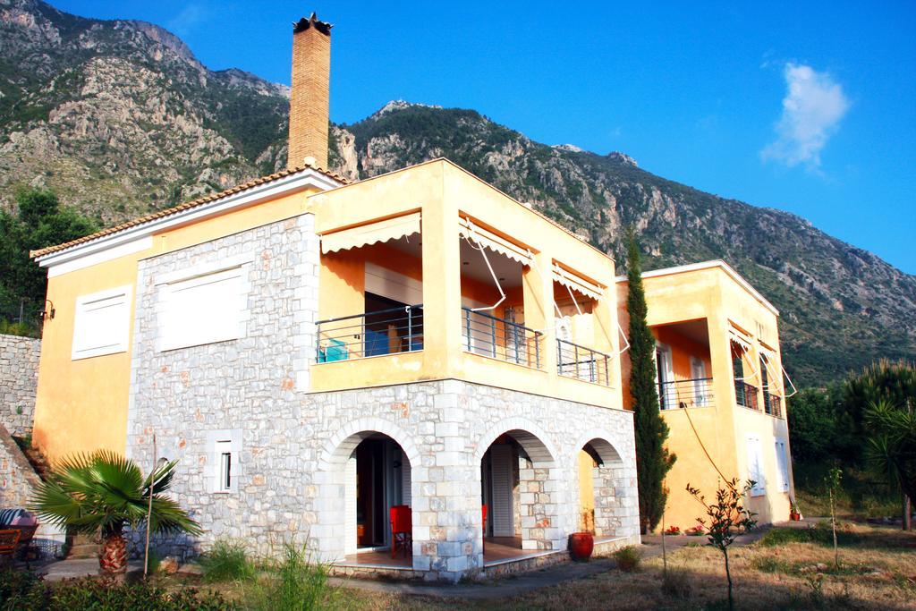 Sea And Mountain View Vila Calamata Exterior foto